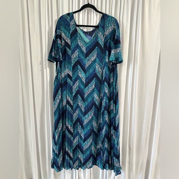 ❤️ Teal Blue Multi Chevron Plus Size Maxi Dress - Picture 1 of 5